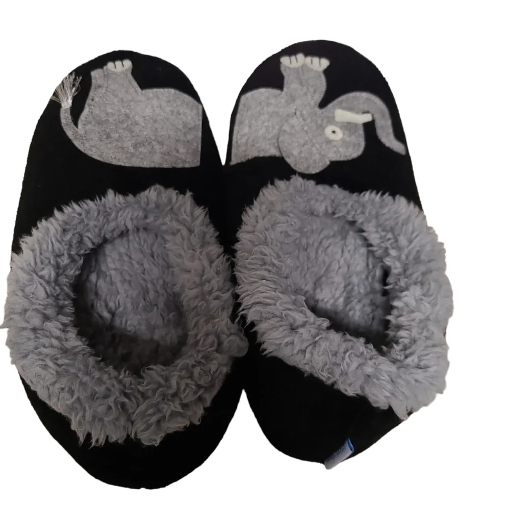 Snoozies elephant slippers - Picture 2 of 7
